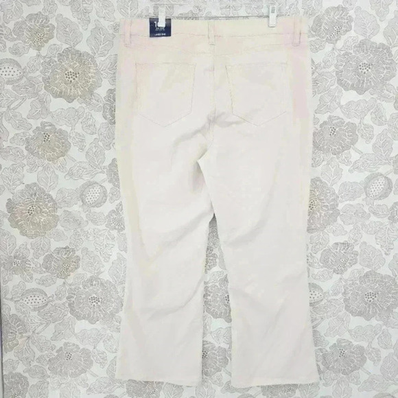 NWT Lands' End Mid Rise Kick Crop Leg Women's Stretched Beige 16T 1493 - Picture 2 of 10